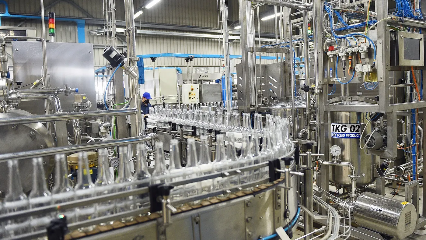 The Nuri Zulol juice bottling line for glass containers